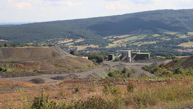 Imposant: das Basaltwerk am Bauersberg