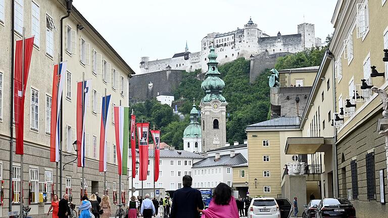 Salzburger Festspielbezirk       -  Das Großprojekt kostet zwar viel, doch die Festspiele sind ein wichtiger Wirtschaftsfaktor. (Foto: Archiv)