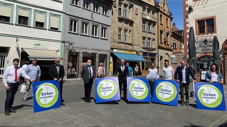 Aktion „Sicher einkaufen“       -  2020 rief Dirk Vogel die Aktionen „Sicher genießen“ und „Sicher einkaufen“ in Zusammenarbeit mit PRO Bad Kissingen ins Leben.