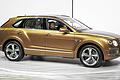 -       -  Luxuriös ins Gelände: Ein Bentley Bentayga auf der IAA.