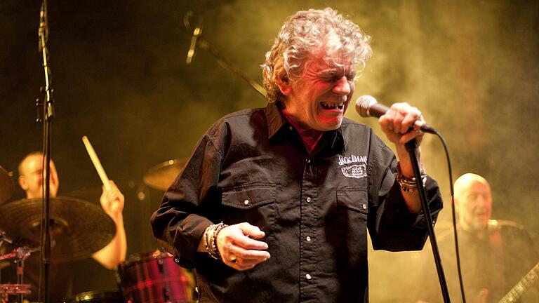 Ein guter Freund: Der inzwischen verstorbene Dan McCafferty von der Band Nazareth sang für Manfred Hertlein zum 60. Geburtstag. Ein guter Freund: Der inzwischen verstorbene Dan McCafferty von der Band Nazareth sang für Manfred Hertlein zum 60. Geburtstag.