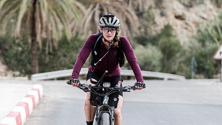 Die Karlstadterin Luisa Werner gewann die Frauenwertung beim „Atlas Mountain Race“ in Marokko.