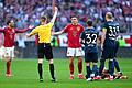 Bayern München - VfL Bochum       -  Wendepunkt: Bayern-Profi Joao Palhinha (M.) sieht gegen den VfL Bochum Rot.