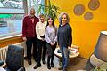 Auf dem Bild (von links) Bürgermeister Stefan Hemmerich, Gemeindejugendpflegerin Julia Pietryga, Jugendsozialarbeiterin Stefanie Assfalg und Grundschulleitung Elisabeth Gahn.