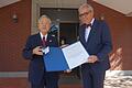 Mit der Karl-Kaspar-von-Siebold-Medaille der Würzburger Medizinischen Fakultät wurde Shigeru Kohno, ehemaliger Dekan der Medizinischen Hochschule und Ex-Präsident der Universität Nagasaki durch Matthias Frosch ausgezeichnet.