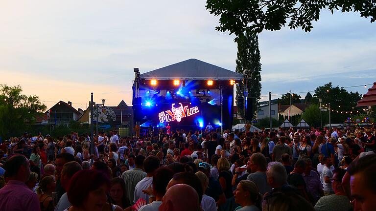Beim Sander Weinfest 2023 gerieten mehrere Männer in Streit. Der Fall wurde am Amtsgericht Bamberg verhandelt. Beim Sander Weinfest 2023 gerieten mehrere Männer in Streit. Der Fall wurde am Amtsgericht Bamberg verhandelt.