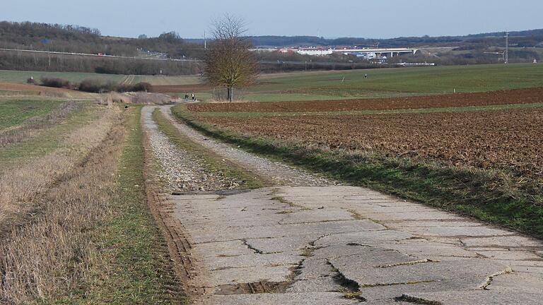 Auf Estenfelder Gemarkung fehlen wenige hundert Meter, die den Lückenschluss ermöglichen würden. Auf Estenfelder Gemarkung fehlen wenige hundert Meter, die den Lückenschluss ermöglichen würden.