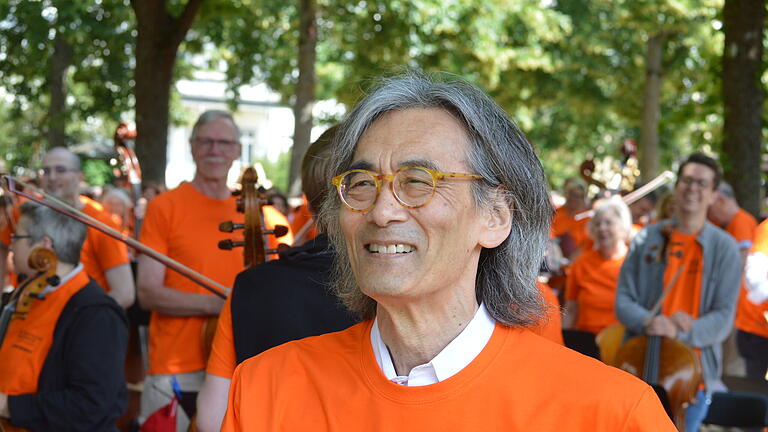 Zum 2. Symphonic Mob am 2. Juli 2023 kamen rund 600 Musikbegeisterte in den Kurgarten in Bad Kissingen. Mit dabei das Deutsche Symphonie-Orchester Berlin und Stardirigent Kent Nagano.