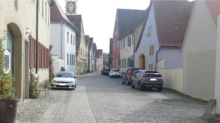Über Parkausweise für Anwohner entscheidet der Stadtrat. Über Parkausweise für Anwohner entscheidet der Stadtrat.