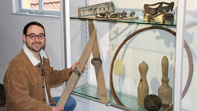 Nicolas Jagla in der Sonderausstellung 'Sport': Wenn das Kirchenburgmuseum am 26. März die Winterpause beendet, wird er nur noch wenige Tage Museumsleiter sein. Nicolas Jagla in der Sonderausstellung 'Sport': Wenn das Kirchenburgmuseum am 26. März die Winterpause beendet, wird er nur noch wenige Tage Museumsleiter sein. 