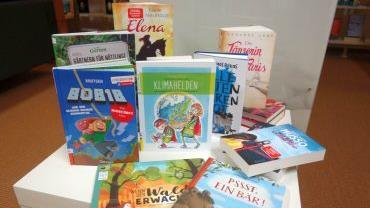 Fast 80 Bücher konnten durch die Aktion in den Bestand aufgenommen werden. Foto: Karin Stapper - Fast 80 Bücher konnten durch die Aktion in den Bestand aufgenommen werden. Foto: Karin Stapper Fast 80 Bücher konnten durch die Aktion in den Bestand aufgenommen werden. Foto: Karin Stapper - Fast 80 Bücher konnten durch die Aktion in den Bestand aufgenommen werden. Foto: Karin Stapper