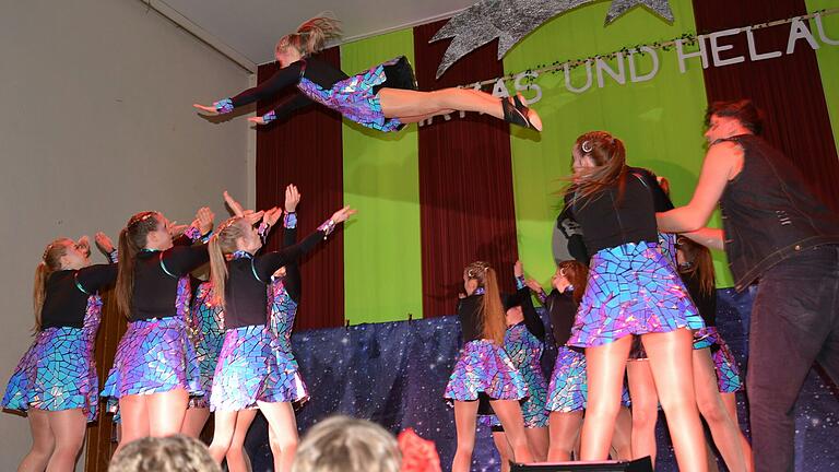 Akrobatik inklusive: Die Große Garde zeigt einen beeindruckenden Showtanz. Akrobatik inklusive: Die Große Garde zeigt einen beeindruckenden Showtanz.