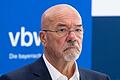 vbw-Präsident Wolfram Hatz       -  vbw-Präsident Wolfram Hatz erwartet einen beschleunigten Arbeitsplatzabbau. (Archivbild)
