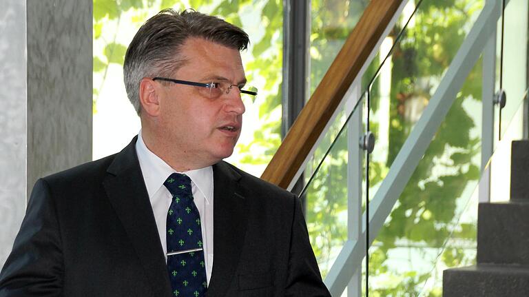 Steht ebenfalls hinter den Erweiterungsplänen der Würzburger Uniklinik: Der Aschaffenburger CSU-Landtagsabgeordnete Winfried Bausback. Steht ebenfalls hinter den Erweiterungsplänen der Würzburger Uniklinik: Der Aschaffenburger CSU-Landtagsabgeordnete Winfried Bausback.