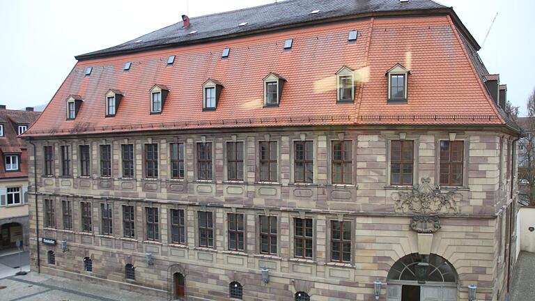 Um weiterhin Stabilisierungshilfen zu erhalten, musste die Stadtverwaltung nochmals den Rotstift an den Investitionsplan der kommenden Jahre ansetzen. Symbolfoto: Benedikt Borst - Um weiterhin Stabilisierungshilfen zu erhalten, musste die Stadtverwaltung nochmals den Rotstift an den Investitionsplan der kommenden Jahre ansetzen. Symbolfoto: Benedikt Borst Um weiterhin Stabilisierungshilfen zu erhalten, musste die Stadtverwaltung nochmals den Rotstift an den Investitionsplan der kommenden Jahre ansetzen. Symbolfoto: Benedikt Borst - Um weiterhin Stabilisierungshilfen zu erhalten, musste die Stadtverwaltung nochmals den Rotstift an den Investitionsplan der kommenden Jahre ansetzen. Symbolfoto: Benedikt Borst