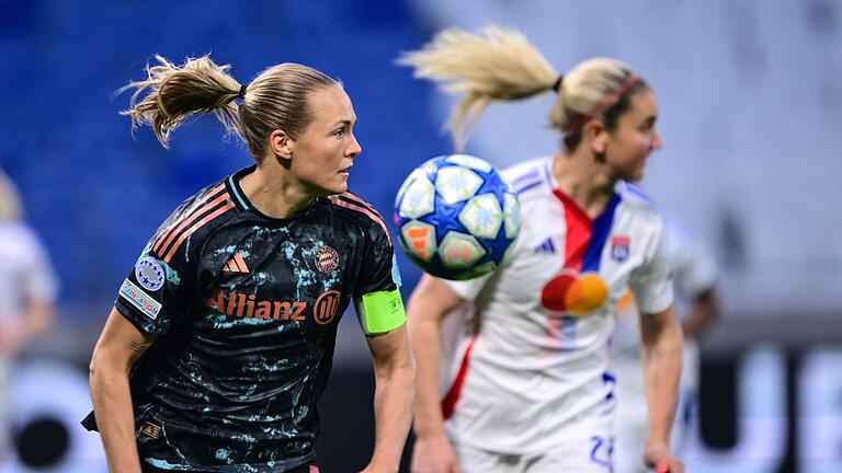 Olympique Lyon - Bayern München       -  Lindsey Heaps (r.) von Olympique Lyon gegen Magdalena Eriksson von den Bayern.