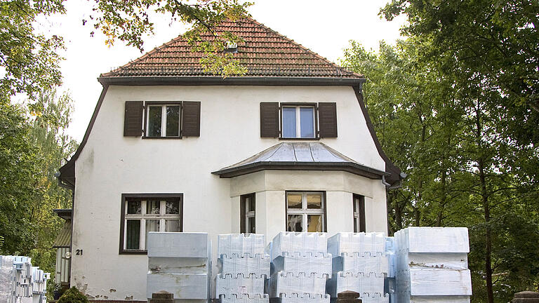 Altbau-Sanierung.jpeg       -  Eigentümer von besonders schlecht gedämmten Gebäuden und Wohnungen will die EU zur Sanierung bewegen.