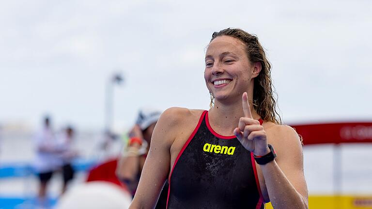 Leonie Beck.jpeg       -  Schwimmerin Leonie Beck hat bei der Schwimm-WM in Japan ihre zweite Goldmedaille im Freiwasserschwimmen gewonnen.