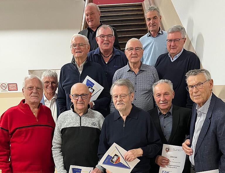 Von links oben: Günter Seifert, Bernd Friedel (1. Vorsitzender), Harald Seifert (Finanzvorstand), Rudolf Seifert, Raimund Schätzle, Reinhard Zorn, Klaus Bemmerl Ludwig Zinssler, Adolf Michl, Günther Schneiderbanger, Wolfgang Bunk, Altbürgermeister Walter Korn.