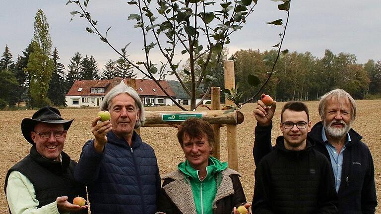 Das Bild zeigt (von links): Matthias Lewin, Bezirkstagskandidat Peter Werner, Landtagskandidatin Birgit Reder-Zirkelbach, Jens Heyn von der Grünen Jugend und Harald Kuhn.