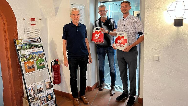 In Rimpar gibt es zwei weitere Standorte für Defibrillatoren. In Rimpar gibt es zwei weitere Standorte für Defibrillatoren.