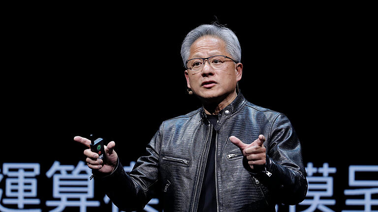 Computex 2024 - Nvidia.jpeg       -  Nvidia-Chef Jensen Huang mit seinem Markenzeichen: seiner schwarzen Lederjacke.