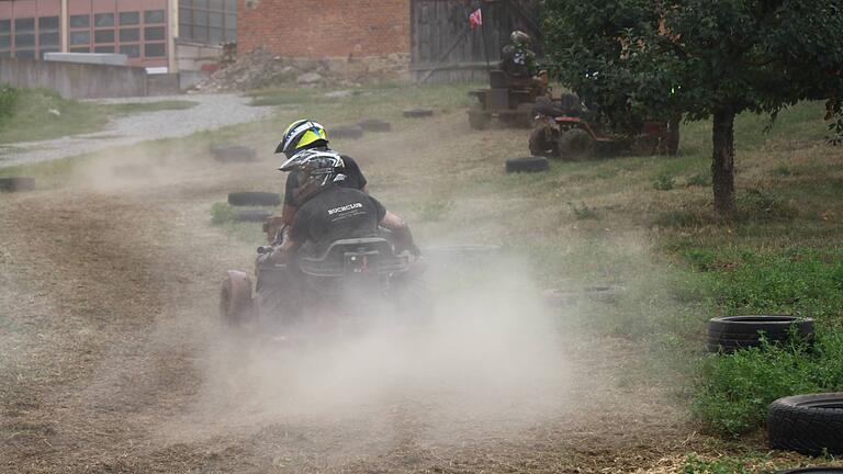Rasentraktorrennen 2019 in Mellrichstadt.