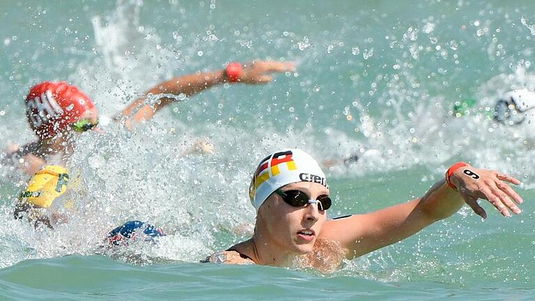 Schwimmen: Weltmeisterschaft       -  Nicht zu Hause im aufgepeitschten Wasser: Die Würzburgerin Leonie Beck wurde nur 24. im WM-Rennen über fünf Kilometer.