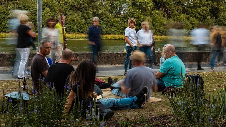 Wie kann man die Gutermannpromenade am Main umgestalten? Die SPD-Fraktion fordert bereits jetzt einen Ideenwettbewerb für diesen Bereich und die Mainlände. Die Verwaltung will noch warten, bis im Rahmen der Landesgartenschau-Planung eine Prioritätenliste erstellt ist.