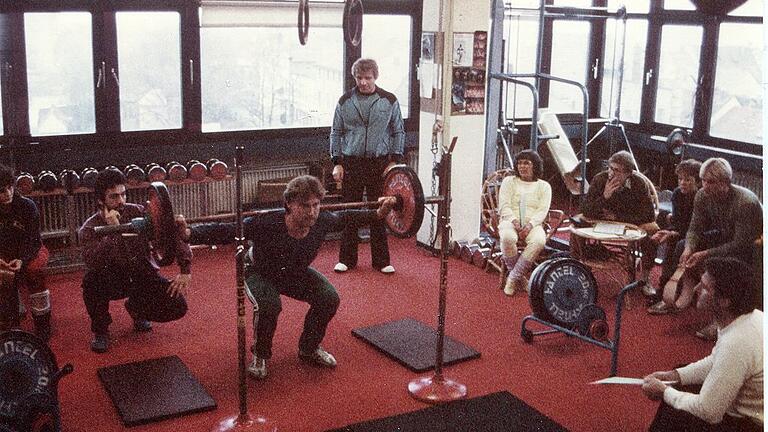 Training im Studio von Harry Gelbfarb im Studio im Zentrum Schweinfurts um 1980. Einige der Aktiven und Zuschauer waren beim aktuellen Treffen in der Pinte dabei.