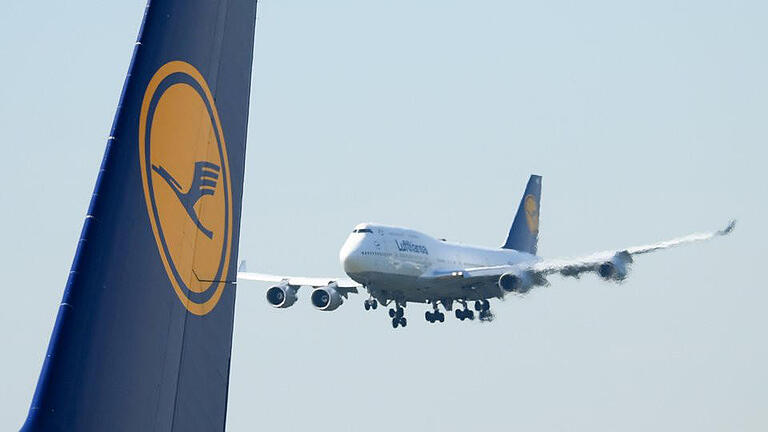 Lufthansa       -  Unter dem Strich stand bei der Lufthansa im dritten Quartal ein Gewinn von 1,4 Milliarden Euro. Foto: Arne Dedert