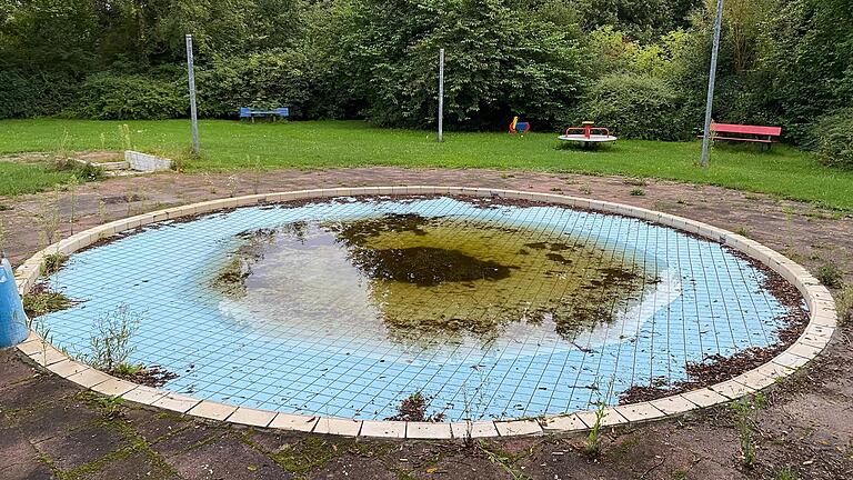 Einfach nur ein flaches Becken war der Kleinkind-Bereich im Volkacher Freibad bis zu dessen Schließung. Der neue Entwurf sieht einen deutlich attraktiveren Bereich für Babys vor.