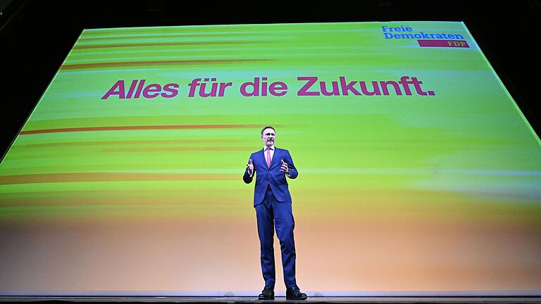 Dreikönigstreffen der FDP.jpeg       -  Christian Lindner, Bundesvorsitzender der FDP, spricht beim Dreikönigstreffen der FDP im Opernhaus in Stuttgart.