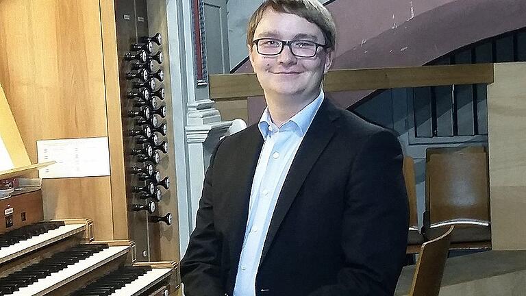 Entspannt und zufrieden: Organist Elias Mack hat mit seinem Konzert in der Lichternacht die Herzen vieler erfreut. Entspannt und zufrieden: Organist Elias Mack hat mit seinem Konzert in der Lichternacht die Herzen vieler erfreut.