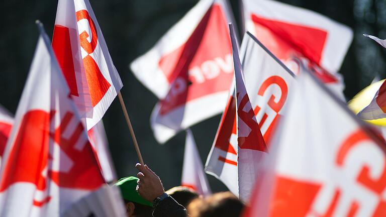 &nbsp;Die Gewerkschaft 'Erziehung und Wissenschaft' Unterfranken ruft für den Samstag in Würzburg Lehrkräfte und Unterstützer zur Kundgebung gegen das Piazolo-Paket auf.&nbsp;