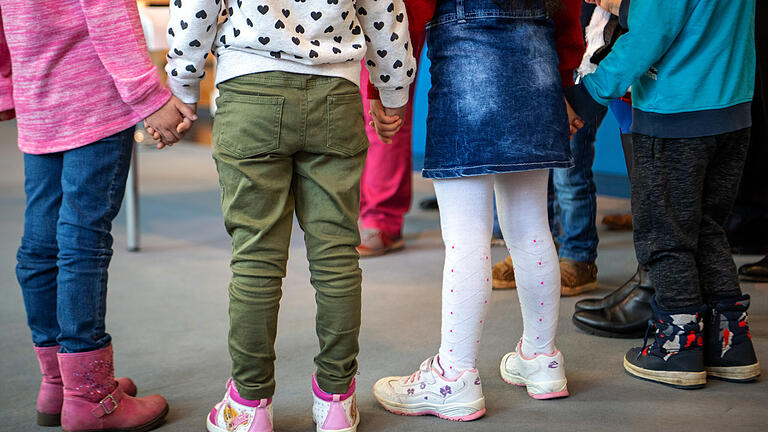 In Kindertageseinrichtungen nehmen Coronainfektionen momentan zu. Unser Symbolbild zeigt eine Kindergartengruppe.&nbsp;&nbsp;