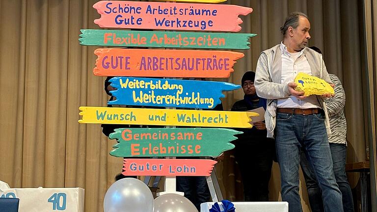 Kunstwerk der Projektgruppe 'Wünsche für die Zukunft' anlässlich der Jubiläumsfeier.