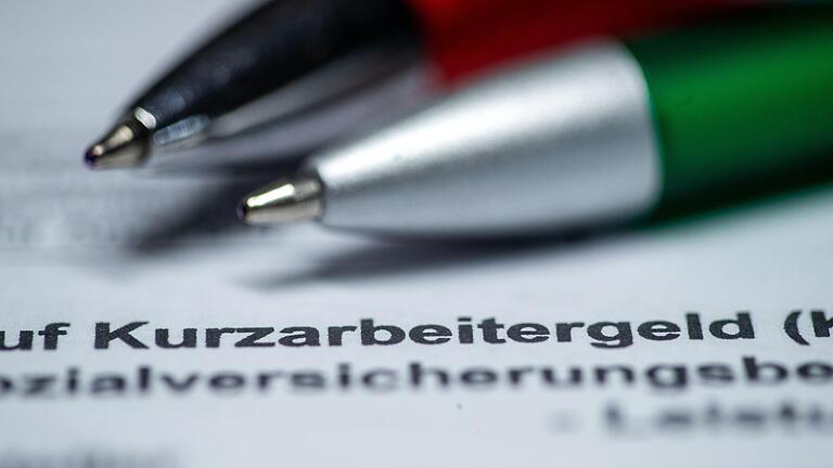 Mit Erleichterungen beim Kurzarbeitergeld will die Bundesregierung Unternehmen und Beschäftigten helfen, die wegen der Corona-Krise in Schwierigkeiten kommen.