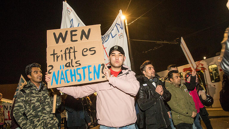 Die Demonstranten wollten am Montag ihren Gefühlen Ausdruck verleihen, aber auch konkrete Forderungen an die Regierung durchsetzen. Die Demonstranten wollten am Montag ihren Gefühlen Ausdruck verleihen, aber auch konkrete Forderungen an die Regierung durchsetzen.