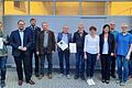 Die Geehrten (von links): 25 Jahre Sven Giller, Bürgermeister Michael Hombach, Kommandant Markus Kübert, 40 Jahre Robert Kraft, 50 Jahre Rudi Fromm, 50 Jahre Helmut Breidenbach, 25 Jahre Petra Rösch, 30 Jahre Kassiererin Anette Hartmann, 50 Jahre und Vorsitzender Bernd Kübert, 25 Jahre Beisitzerin Gabi Kraft, Kreisbrandmeister Stefan Strohmenger.