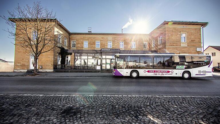 Neustart für den Coburger: Die Linie verkehrt künftig nur noch zwischen dem Bahnhof Bad Neustadt und Coburg. Das Teilstück von Gersfeld nach Bad Neustadt wird durch den Brendtalbus bedient