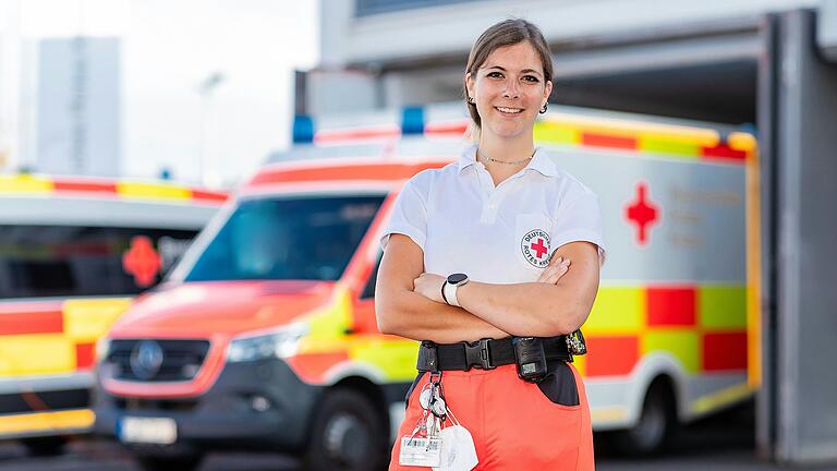 Jennifer George ist Notfallsanitäterin beim Rettungsdienst des BRK in Würzburg. Sie ist immer dann im Einsatz, wenn andere Menschen dringend Hilfe brauchen.