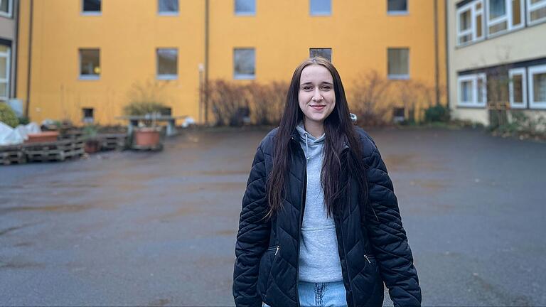 Elena Pfanzer macht eine Ausbildung zur Kinderpflegerin in Ochsenfurt. Elena Pfanzer macht eine Ausbildung zur Kinderpflegerin in Ochsenfurt. 