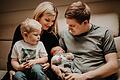 Glückliche Familie: Theresa und Simon Braungart mit ihren Kindern Lino und Finn.