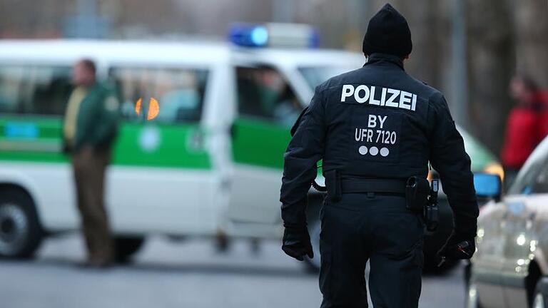 Schüsse in Schweinfurt       -  Polizei überall gestern in Schweinfurt. Die beiden mutmaßlichen Schützen wurden mittlerweile in ein Bezirkskrankenhaus eingewiesen.