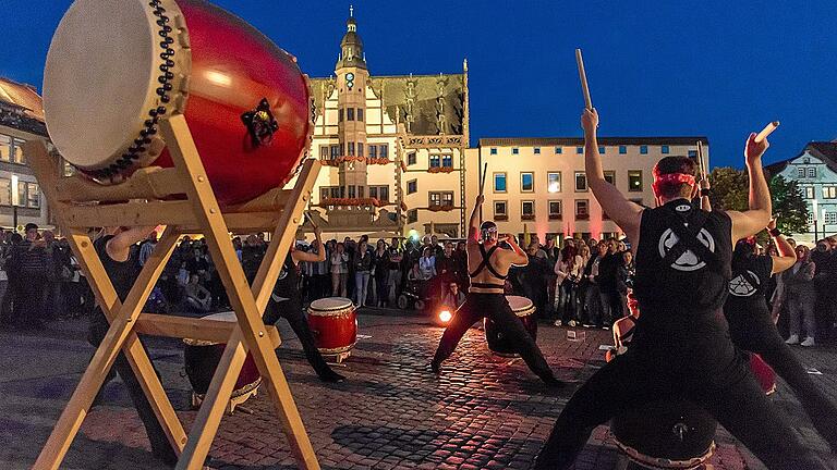 Mehr auf die Pauke hauen und die vielen kulturellen Angebote Schweinfurts &ndash; im Bild die Nacht der Kultur des Kulturpackts &ndash; besser deutschlandweit vermarkten, ist einer der Vorschläge des Kulturprofils.