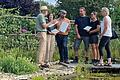 Urkundenverleihung 'Naturgarten Bayern blüht' in Iphofen mit&nbsp; (von links) Kreisvorsitzendem Karl Wolf, Christine Bender, Pascal Bunk, Thomas März, Marion Rönninger und Evelyn Hatzung.