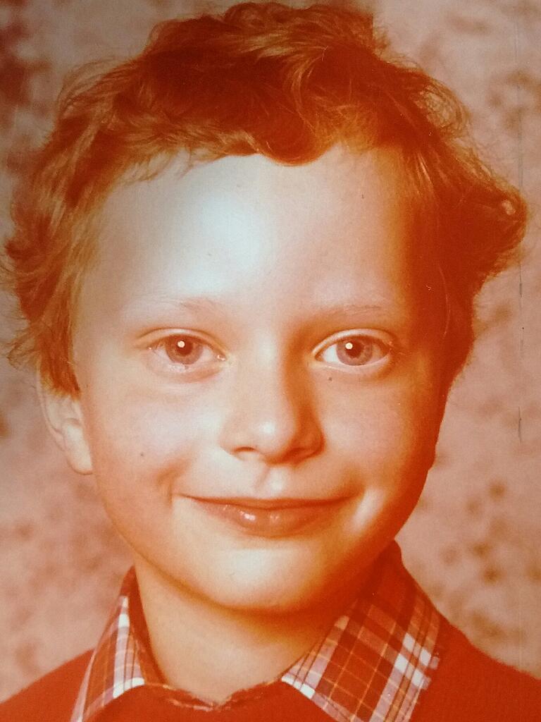Gewitzt und voller Zuversicht: Roland Wilm als neunjähriger Jung-Autor. Gewitzt und voller Zuversicht: Roland Wilm als neunjähriger Jung-Autor.