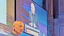 Joachim Galuska, Gründer der Heiligenfeld Kliniken, bei seinem Vortrag.       -  Joachim Galuska, Gründer der Heiligenfeld Kliniken, bei seinem Vortrag.