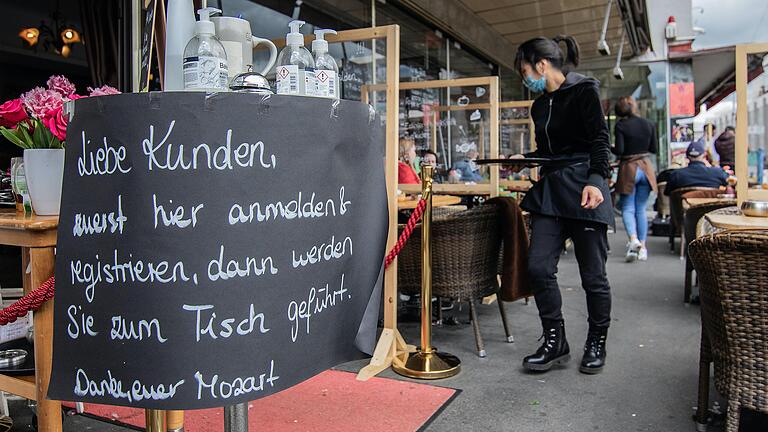 Die Inzidenzwerte in Stadt und Landkreis Würzburg sind erfreulich gesunken. Das Gesundheitsamt mahnt, die bisherigen Erfolge nicht aufs Spiel zu setzen.